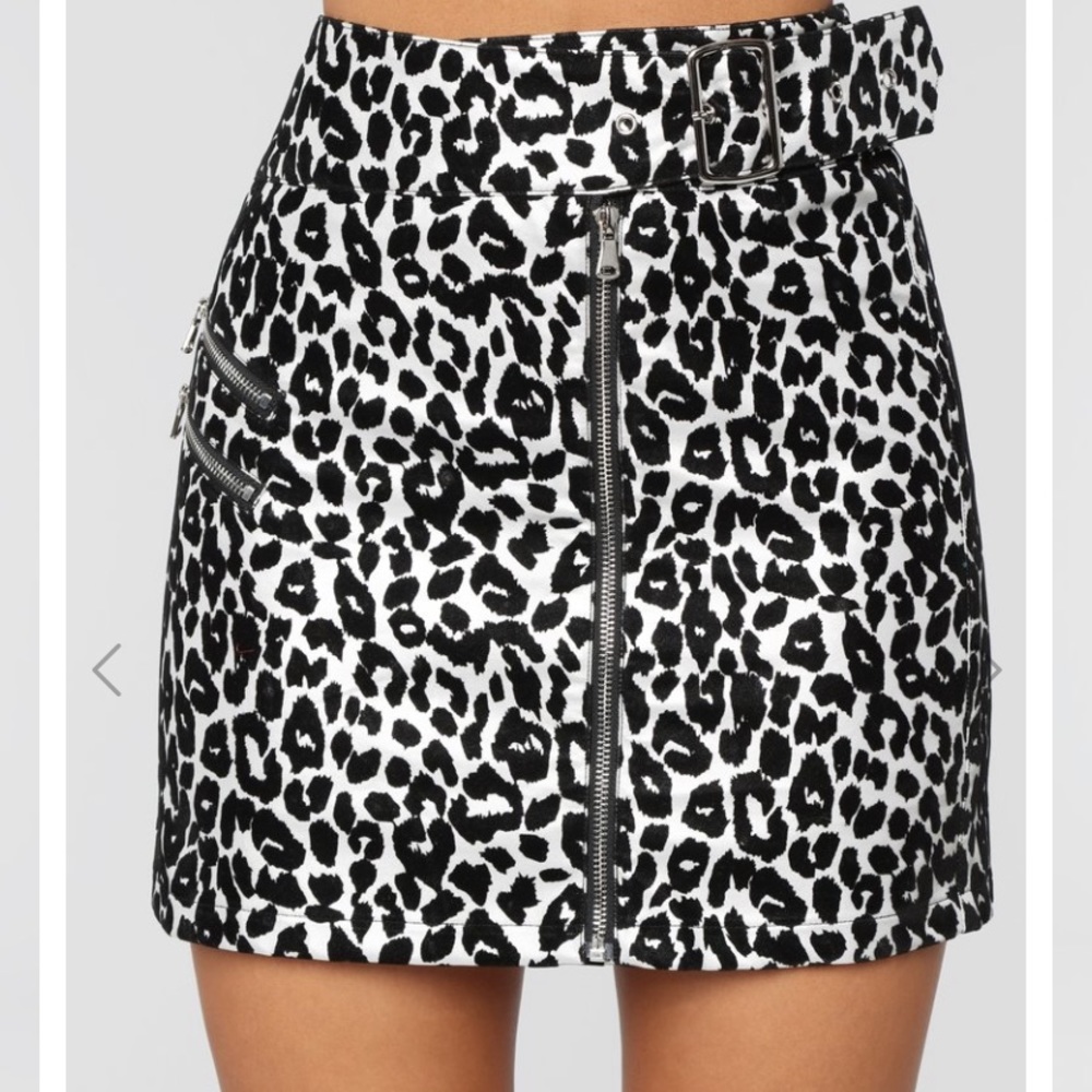 Fashion Nova Feelin’ Your Vibe skirt